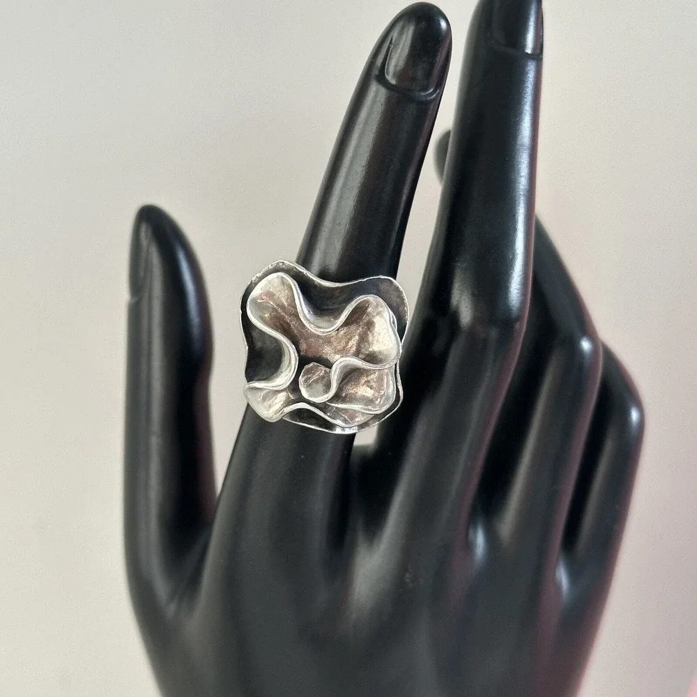 Silpada 925 Sterling Silver Large Chunky Modernist Flower Band Ring Size 6.25